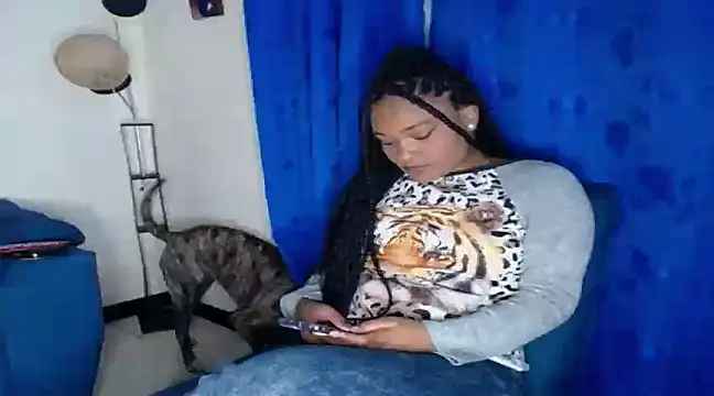 Snapshot of katty_ebonny chatting on 01-21-25, 12:57 katty ebonny online show from 01-21-25, 12:57