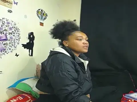 Snapshot of katty_ebonny chatting on 02-19-25, 03:06 katty ebonny online show from 02-19-25, 03:06