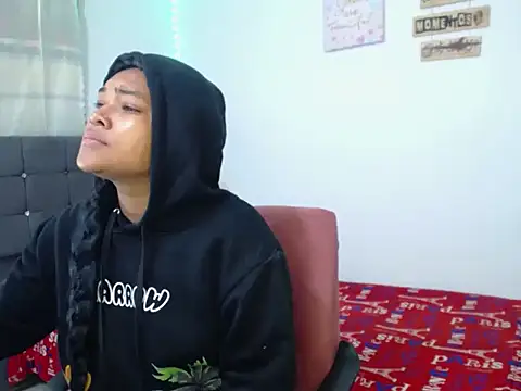 Snapshot of katty_ebonny chatting on 10-17-25, 04:04 katty ebonny online show from 10-17-25, 04:04