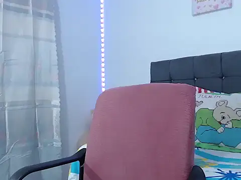 Snapshot of katty_ebonny chatting on 10-28-25, 03:21 katty ebonny online show from 10-28-25, 03:21