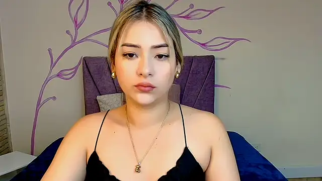 DahliaMoore online show from 01-15-25, 01:52