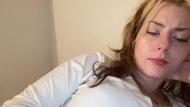 SkarlettRose96 online show from 10-15-25, 04:01