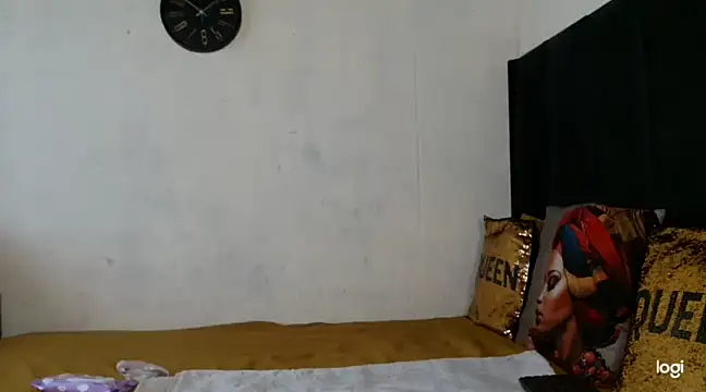 Snapshot of quenliyasa chatting on 01-11-25, 08:33 quenliyasa online show from 01-11-25, 08:33