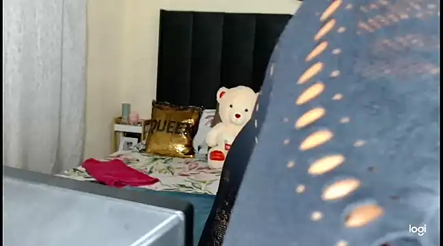 Snapshot of quenliyasa chatting on 03-16-25, 04:23 quenliyasa online show from 03-16-25, 04:23