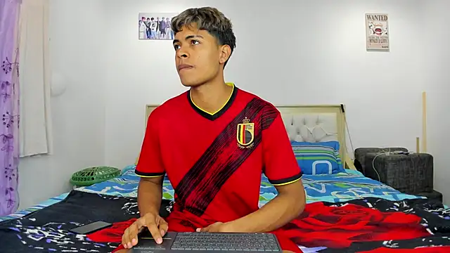 Snapshot of dafnezahiraa_ chatting on 01-04-25, 03:07 dafnezahiraa  online show from 01-04-25, 03:07