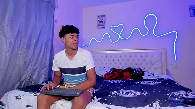 Snapshot of dafnezahiraa_ chatting on 09-19-25, 03:30 dafnezahiraa  online show from 09-19-25, 03:30