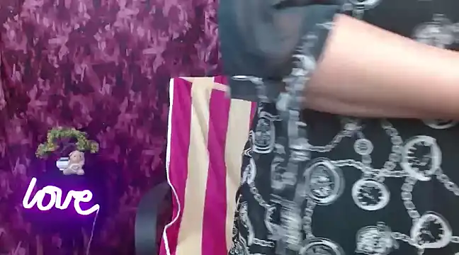 Naughty Ayesha1 online show from 12-28-24, 03:47