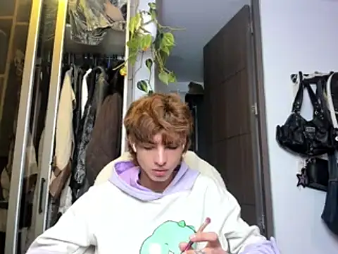 santy-kitty online show from 02-04-25, 01:23