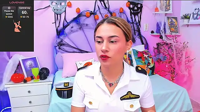 Snapshot of HannaPretthy chatting on 10-30-25, 11:33 HannaPretthy online show from 10-30-25, 11:33