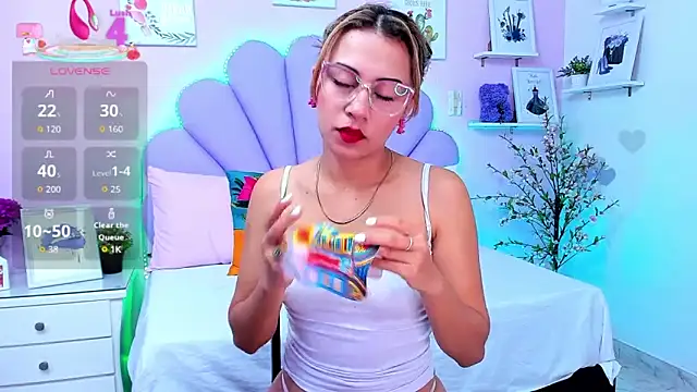 Snapshot of HannaPretthy chatting on 11-06-25, 11:44 HannaPretthy online show from 11-06-25, 11:44