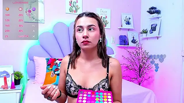 Snapshot of HannaPretthy chatting on 11-08-25, 11:32 HannaPretthy online show from 11-08-25, 11:32