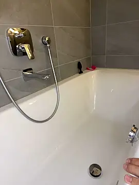 Snapshot of Sissy-Bee chatting on 01-17-25, 07:27 Sissy-Bee online show from 01-17-25, 07:27