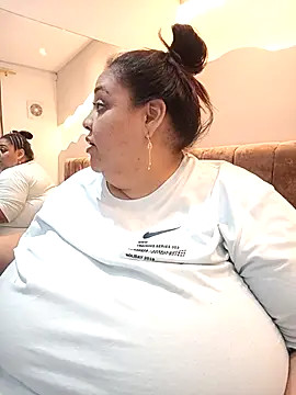 Snapshot of Alisson_am chatting on 02-14-26, 11:40 Alisson am online show from 02-14-26, 11:40