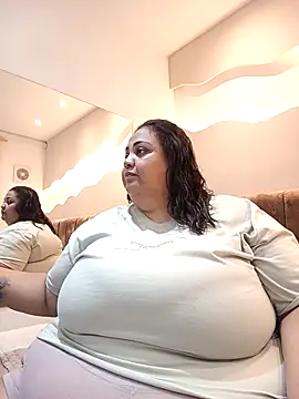 Snapshot of Alisson_am chatting on 02-19-26, 12:12 Alisson am online show from 02-19-26, 12:12