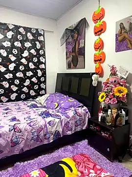 Snapshot of perlita05 chatting on 10-15-25, 11:49 perlita05 online show from 10-15-25, 11:49