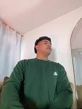 Snapshot of MatheoVelez chatting on 12-03-24, 08:17 MatheoVelez online show from 12-03-24, 08:17