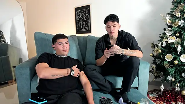 Snapshot of MatheoVelez chatting on 12-31-24, 11:06 MatheoVelez online show from 12-31-24, 11:06