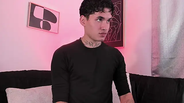 Snapshot of MatheoVelez chatting on 02-15-25, 10:00 MatheoVelez online show from 02-15-25, 10:00