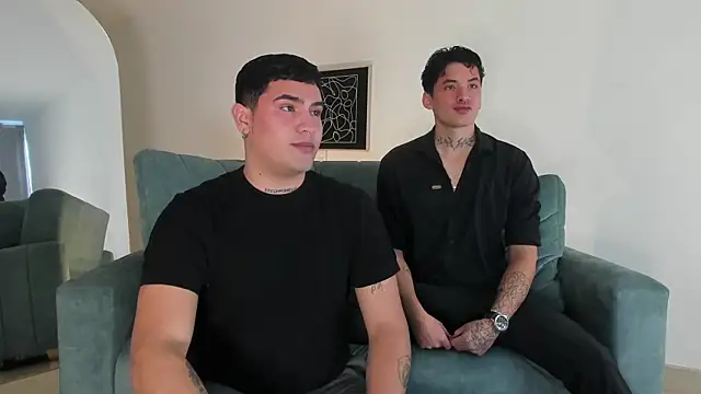 Snapshot of MatheoVelez chatting on 02-25-25, 01:39 MatheoVelez online show from 02-25-25, 01:39