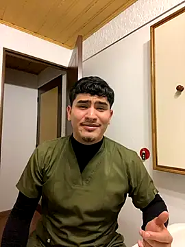 Snapshot of MatheoVelez chatting on 09-14-25, 03:27 MatheoVelez online show from 09-14-25, 03:27