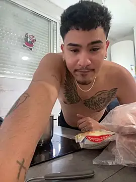 Snapshot of MatheoVelez chatting on 01-07-26, 04:09 MatheoVelez online show from 01-07-26, 04:09