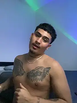 Snapshot of MatheoVelez chatting on 01-15-26, 05:05 MatheoVelez online show from 01-15-26, 05:05