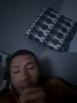 Snapshot of elamante03 chatting on 09-16-25, 12:11 elamante03 online show from 09-16-25, 12:11