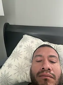 Snapshot of elamante03 chatting on 03-05-26, 03:19 elamante03 online show from 03-05-26, 03:19