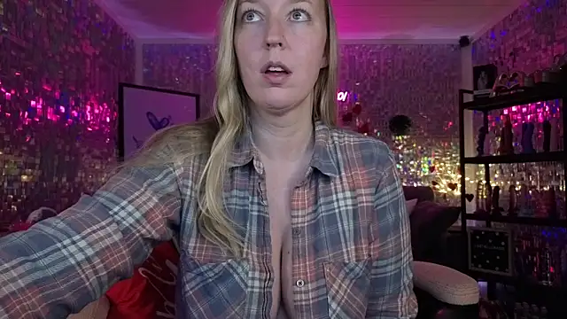 lucyallen4201 online show from 02-07-26, 03:54