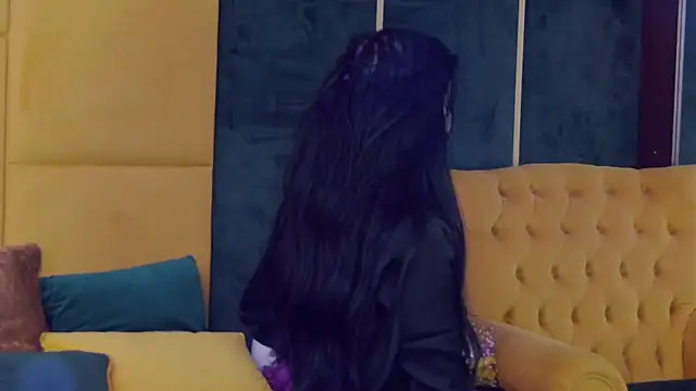 GiuliaHarvey online show from 03-18-25, 06:36