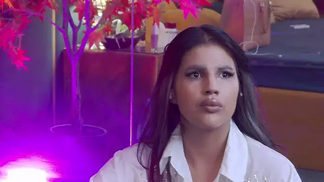 GiuliaHarvey online show from 09-18-25, 12:01