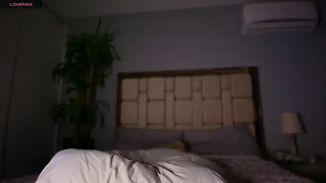 auroracaruso11 online show from 01-22-25, 01:10