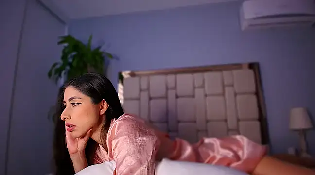 auroracaruso11 online show from 02-04-25, 09:41