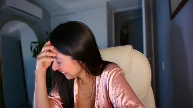 auroracaruso11 online show from 10-06-25, 12:08