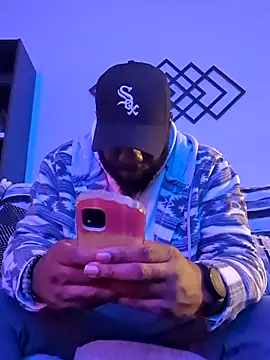 Snapshot of Stayinalive1992 chatting on 01-21-25, 07:15 Stayinalive1992 online show from 01-21-25, 07:15