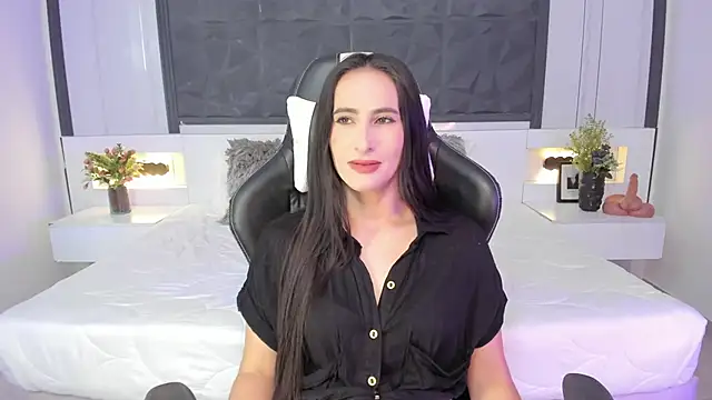 SaraGomez1 online show from 09-30-25, 04:45