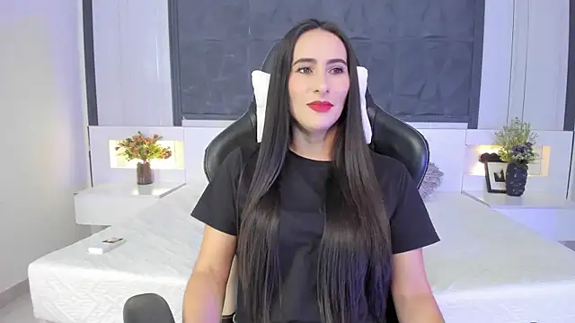 SaraGomez1 online show from 10-15-25, 01:00