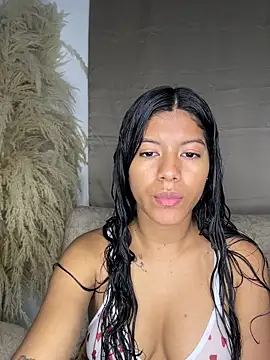 NiaBlanco online show from 12-04-25, 03:38