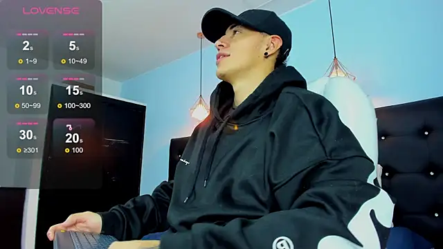 Lobo 17  online show from 11-27-25, 03:19