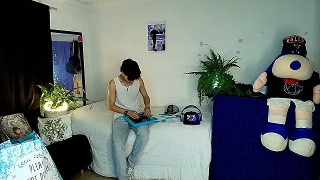 twink sebas  online show from 10-17-25, 03:20