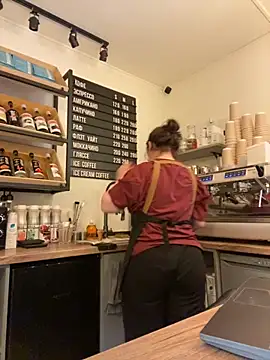 cinnabon  online show from 09-30-25, 04:34