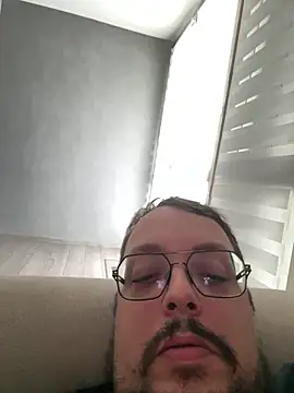 junior49280 online show from 10-24-25, 01:51