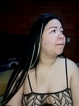 Snapshot of Chantal_lopez chatting on 12-18-25, 04:02 Chantal lopez online show from 12-18-25, 04:02