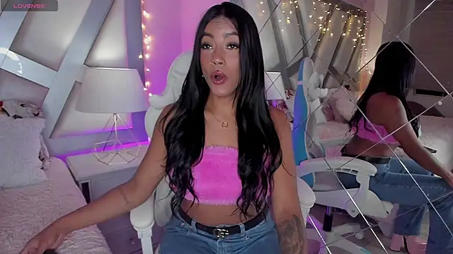 Amber villalobos  online show from 01-15-25, 03:43