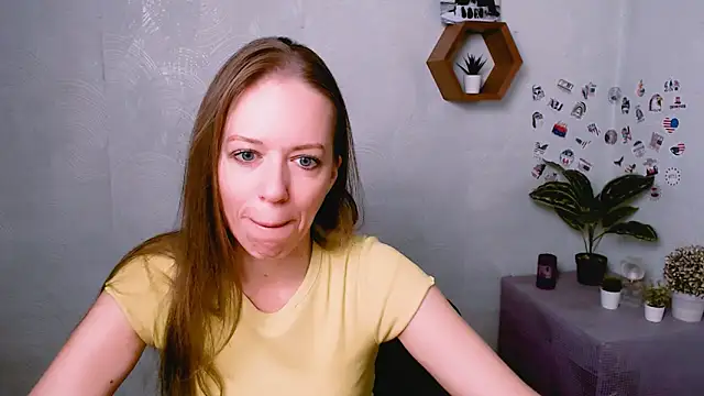 Snapshot of GloriaSi_ chatting on 09-15-25, 04:34 GloriaSi  online show from 09-15-25, 04:34