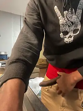 sneakylink13   online show from 02-10-25, 04:52