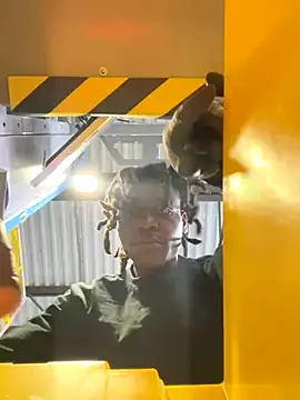 sneakylink13   online show from 10-15-25, 02:28