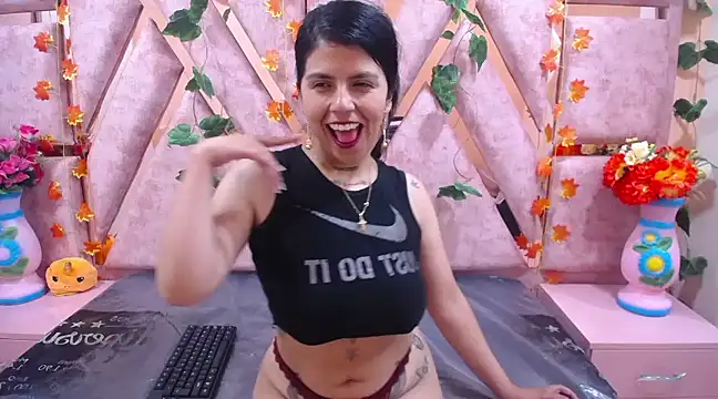 Snapshot of CataleyaLars20 chatting on 02-14-25, 12:25 CataleyaLars20 online show from 02-14-25, 12:25