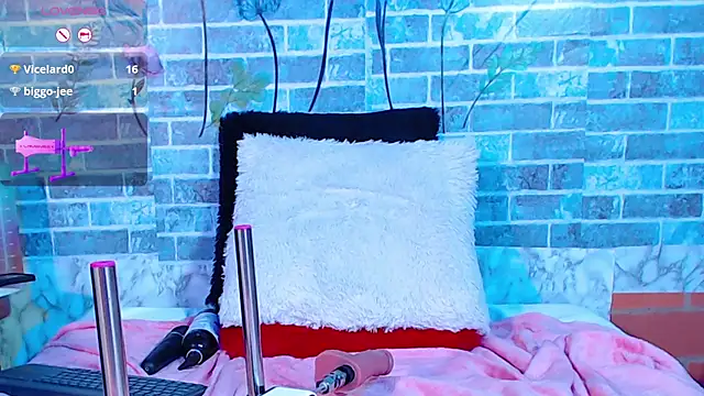 Snapshot of Dakota_steele_ chatting on 12-18-24, 02:53 Dakota steele online show from 12-18-24, 02:53