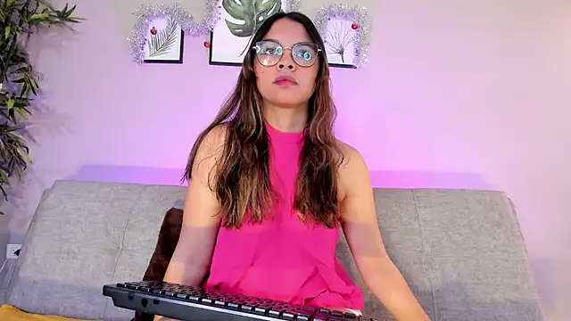 miaa lux online show from 12-20-24, 07:07